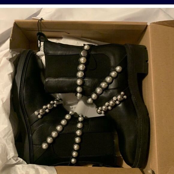 New with tags Zara Chelsea leather jeweled boots - Picture 4 of 5